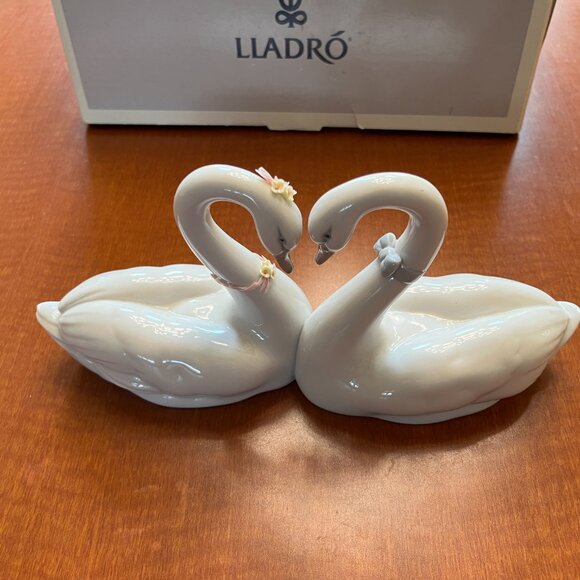 LLADRO ENDLESS LOVE FIGURINE #06585 NEW IN BOX MADE IN SPAIN - Picture 5 of 15